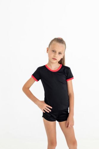 Футболка с окантовкой из яркой коллекции