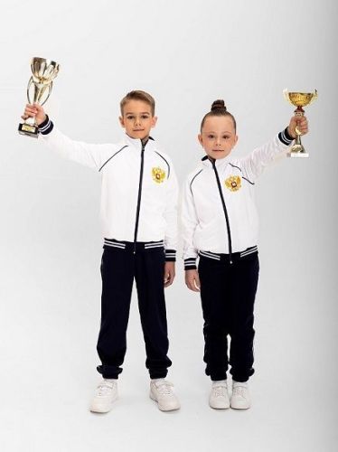 Костюм спортивный с вышивкой Герб и манжетами